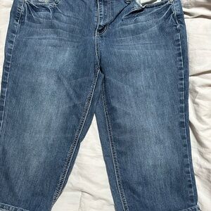 Women’s Jean capris size 14